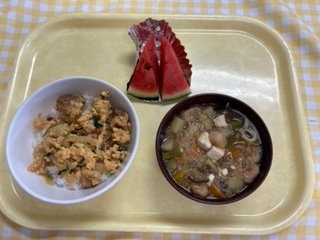 油麩丼、おくずかけ、すいか
